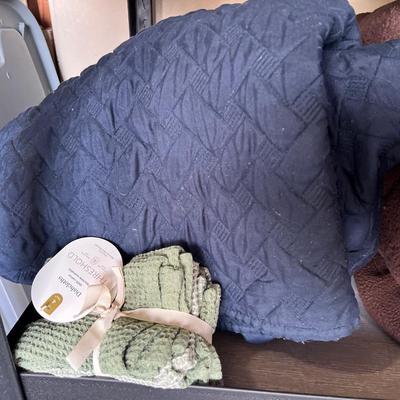 Linens, Blankets, Towels, Quilts