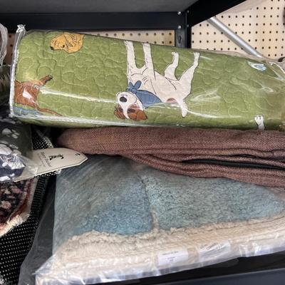 Linens, Blankets, Towels, Quilts