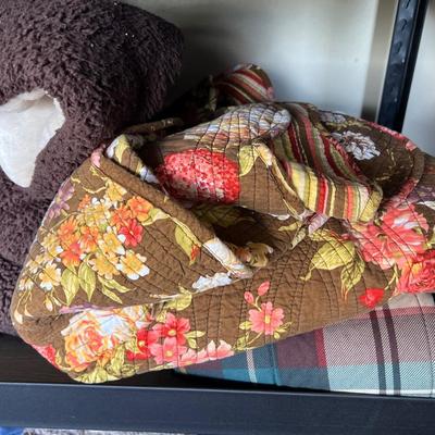 Linens, Blankets, Towels, Quilts