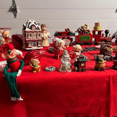 Christmas Decor and Wrapping Supplies