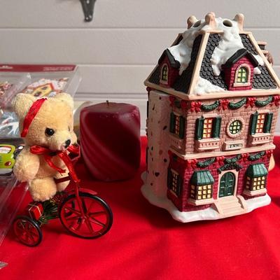 Christmas Decor and Wrapping Supplies