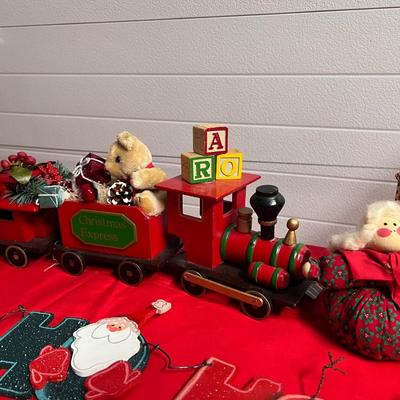 Christmas Decor and Wrapping Supplies