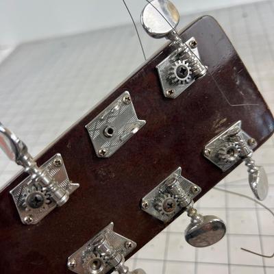 Maya Acoustic Guitar