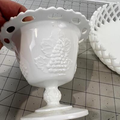 2 Pieces of Milk Glass 