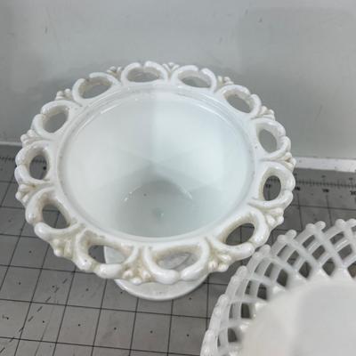 2 Pieces of Milk Glass 