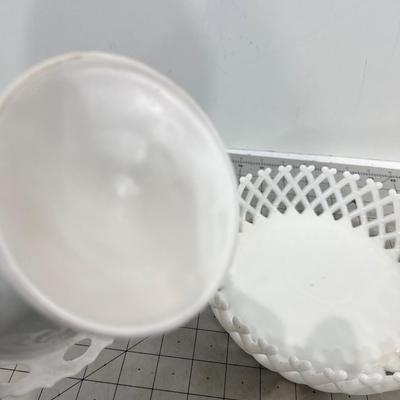 2 Pieces of Milk Glass 