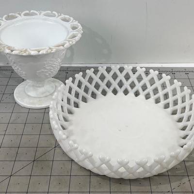2 Pieces of Milk Glass 