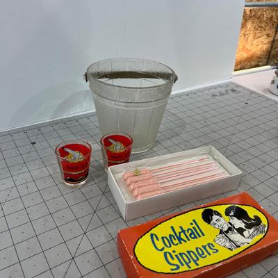 Bar Ware: Ice Bucket, Shot glass & Straws 