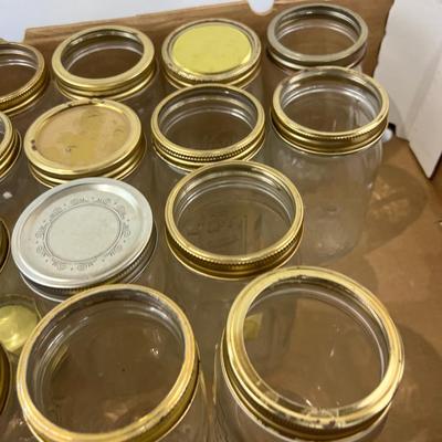 Lot Of Wide Mouth Quart Jars (18) 