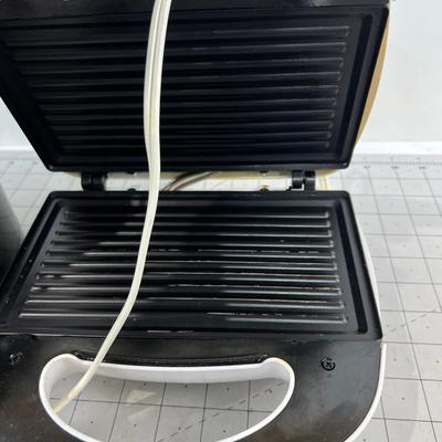 Black & Decker Used Mini Grill for Grilling Cheese sandwich