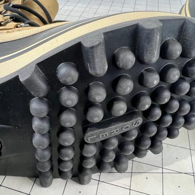 Size 9 Sorel Boots NEW BUT They Squeak As Is