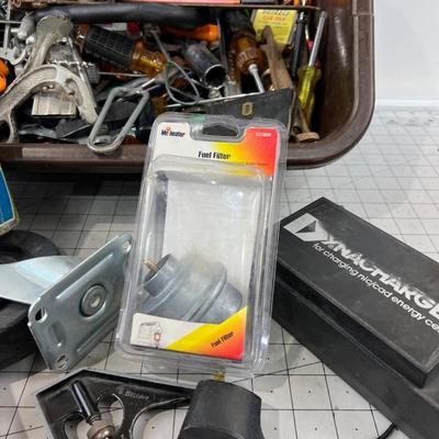 Garage Lot of Stuff TUB 