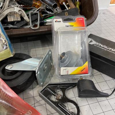 Garage Lot of Stuff TUB 