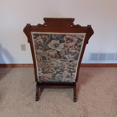 ANTIQUE EASTLAKE STYLE ROCKER WITH CASTERS ON THE FRONT 2 LEGS perfect condition!