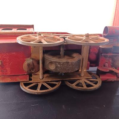 ANTIQUE DAYTON "HILL CLIMBER" PRESSED STEEL FRICTION TOY LOCOMOTIVE & COAL TENDER