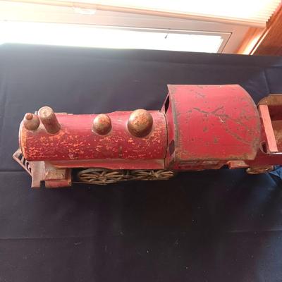 ANTIQUE DAYTON "HILL CLIMBER" PRESSED STEEL FRICTION TOY LOCOMOTIVE & COAL TENDER