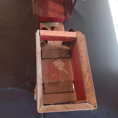 ANTIQUE DAYTON "HILL CLIMBER" PRESSED STEEL FRICTION TOY LOCOMOTIVE & COAL TENDER