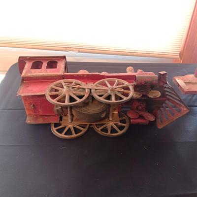 ANTIQUE DAYTON "HILL CLIMBER" PRESSED STEEL FRICTION TOY LOCOMOTIVE & COAL TENDER
