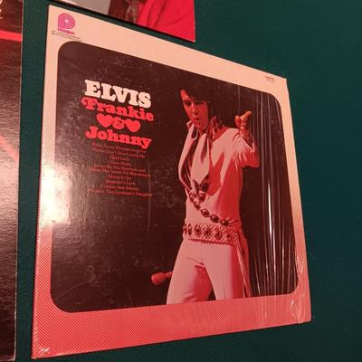 3 ELVIS PRESLEY VINYL RECORD ALBUMS