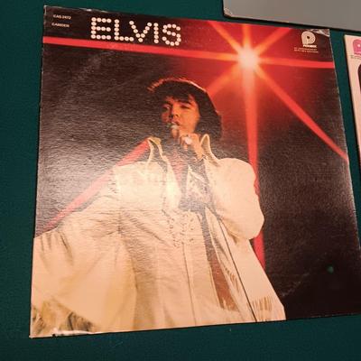 3 ELVIS PRESLEY VINYL RECORD ALBUMS