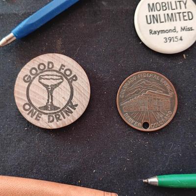 VINTAGE ADVERTISING ITEMS MANY ARE LOCAL