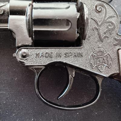 NICE TOY CAP GUN MADE IN SPAIN, VINTAGE PELLETS, EMPTY BULLET BOX, ETC