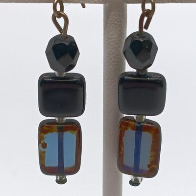 LOT 1: Blue Themed Jewelry - Stone, Glass & Lucite