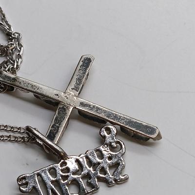 LOT 41: Sterling Silver Collection - Floral Rings, Crosses & More 22.03gtw