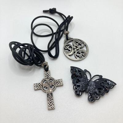 LOT 56: Vintage Fashion Jewelry Collection - Pendant Necklaces, Earrings and Bracelets