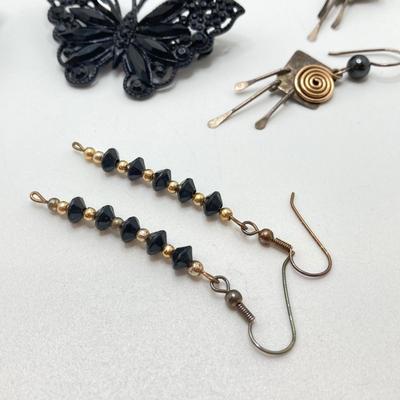 LOT 56: Vintage Fashion Jewelry Collection - Pendant Necklaces, Earrings and Bracelets