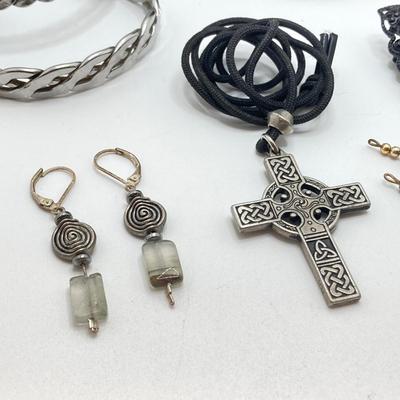 LOT 56: Vintage Fashion Jewelry Collection - Pendant Necklaces, Earrings and Bracelets