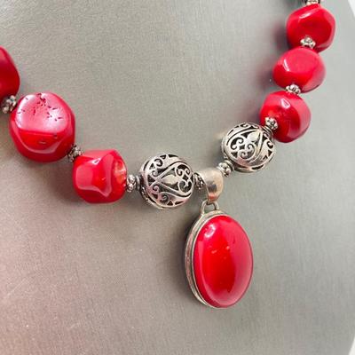 LOT 67: Stunning Vintage Artisan Red Coral / Sterling Pendant Necklace