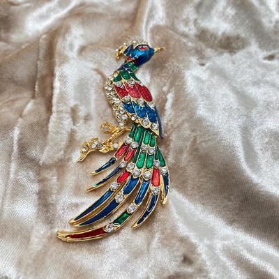 LOT 69: Collection of Colorful Vintage Brooches / Pins