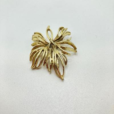 LOT 70: Gorgeous Gold Tone Brooches / Pins