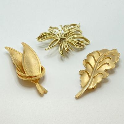 LOT 70: Gorgeous Gold Tone Brooches / Pins