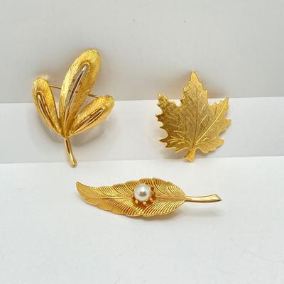 LOT 70: Gorgeous Gold Tone Brooches / Pins