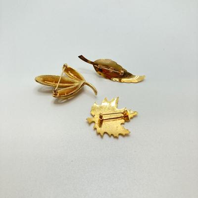 LOT 70: Gorgeous Gold Tone Brooches / Pins