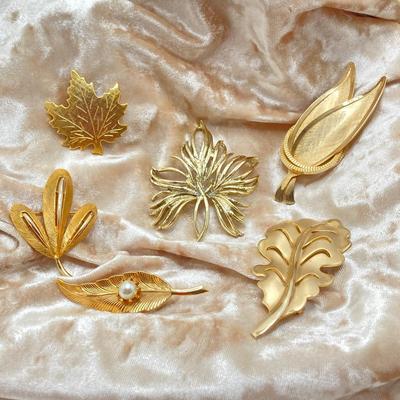 LOT 70: Gorgeous Gold Tone Brooches / Pins