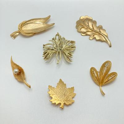 LOT 70: Gorgeous Gold Tone Brooches / Pins