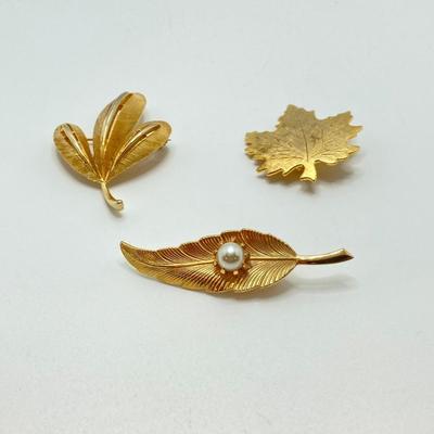 LOT 70: Gorgeous Gold Tone Brooches / Pins