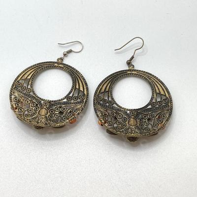 LOT 71: Vintage Jewelry - Polished Stone Pendant Necklaces, Ornate Earrings and More