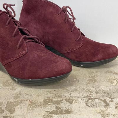 LOT 74: Burgundy Sporto (Holly) Sz 7.5M and Clarks Suede Wedge Ankle Boots Sz 7.5M