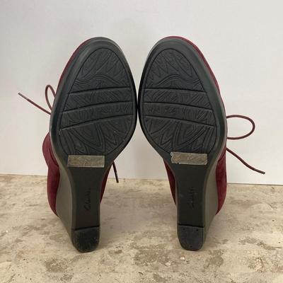LOT 74: Burgundy Sporto (Holly) Sz 7.5M and Clarks Suede Wedge Ankle Boots Sz 7.5M