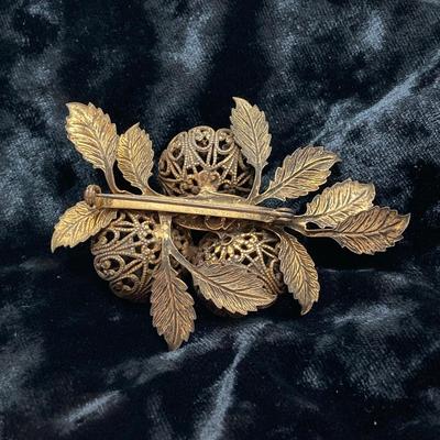 LOT 76: Collection of Vintage Rhinestone / Faux Pearl Brooches / Pins