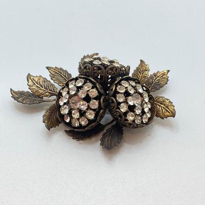 LOT 76: Collection of Vintage Rhinestone / Faux Pearl Brooches / Pins