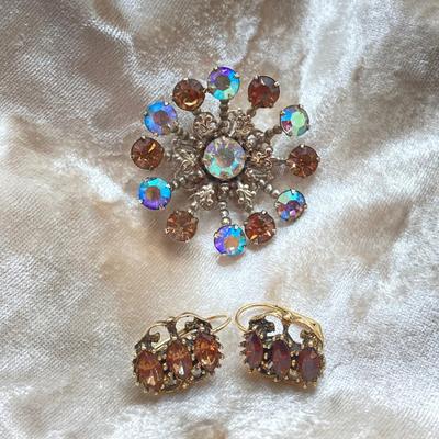 LOT 77: Beautiful Collection of Vintage Jewelry - Damascene Three Piece Set, Brooch and Gold Tone Earrings