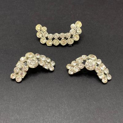 LOT 79: Rhinestone Collection - Necklace, Earrings, Magician Hat and Brooches / Pins