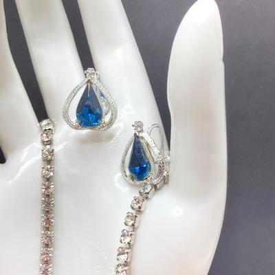 LOT 79: Rhinestone Collection - Necklace, Earrings, Magician Hat and Brooches / Pins