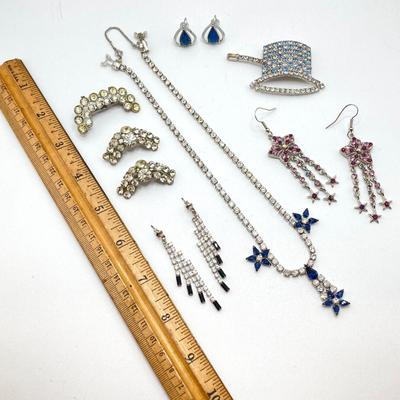 LOT 79: Rhinestone Collection - Necklace, Earrings, Magician Hat and Brooches / Pins