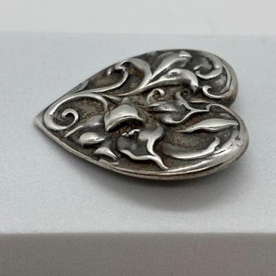 LOT 85: Sterling Silver 925 Embossed Floral Design Brooch
